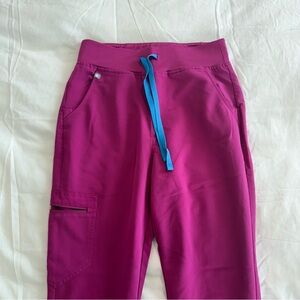Figs Zamora Jogger Scrub Pants in Pink